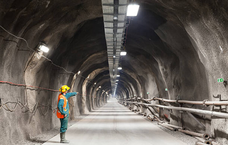 The importance of road cleaning in UG mining: a key to safety and operational efficiency.