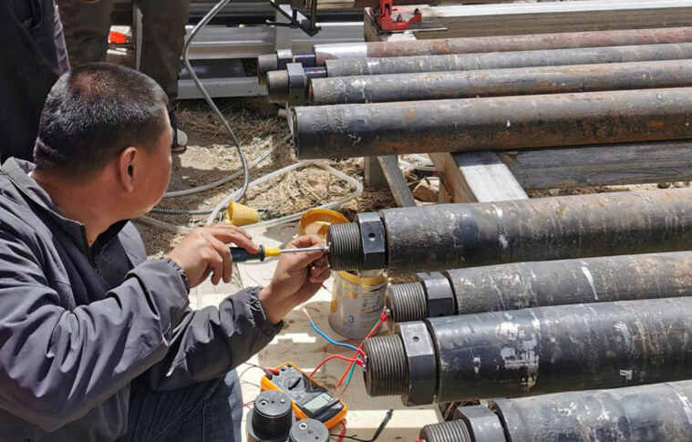 How does the CO2 rock blasting system work?