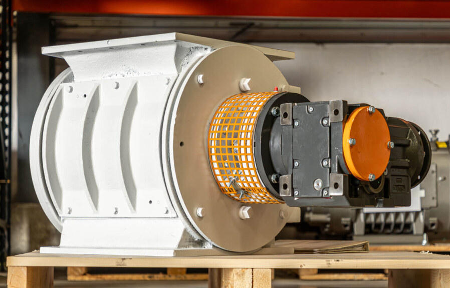 Collector discharge devices