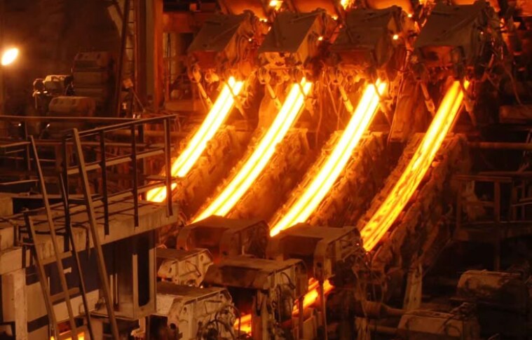 Indian steel prices facing risk from Chinese imports, tariff pressures, Fitch says.
