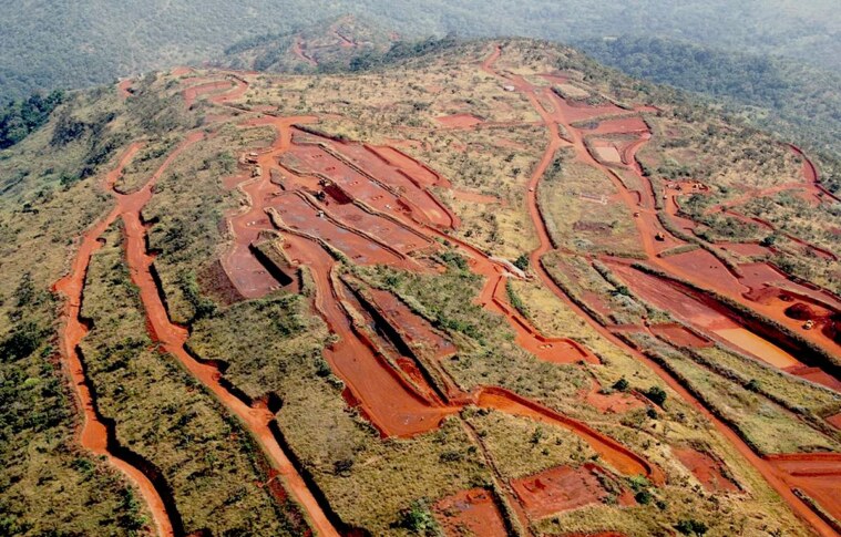 Accidents at giant Simandou iron ore project kill more than a dozen workers, prompting inquiry.