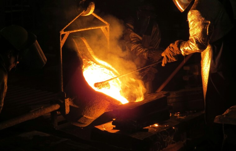 Iron ore rangebound on slow demand and ahead of Sino-US trade talks