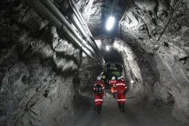 Operating grade control in underground mines