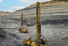 What does current research show about autonomous drilling rig performance in adverse ground conditions?